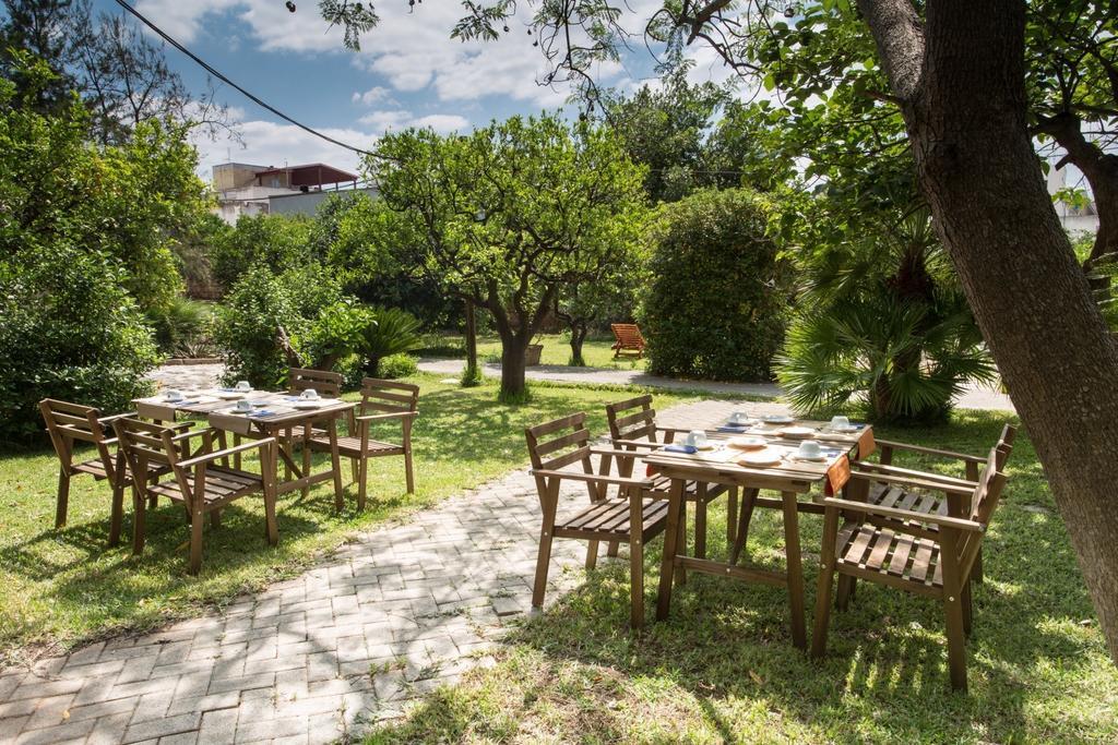 Bed and Breakfast Giardino Nascosto Taviano  Esterno foto