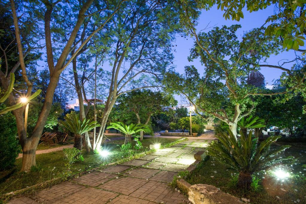 Bed and Breakfast Giardino Nascosto Taviano  Esterno foto